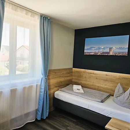 Novitel Pension Pliening - Muenchen Messe Extérieur photo