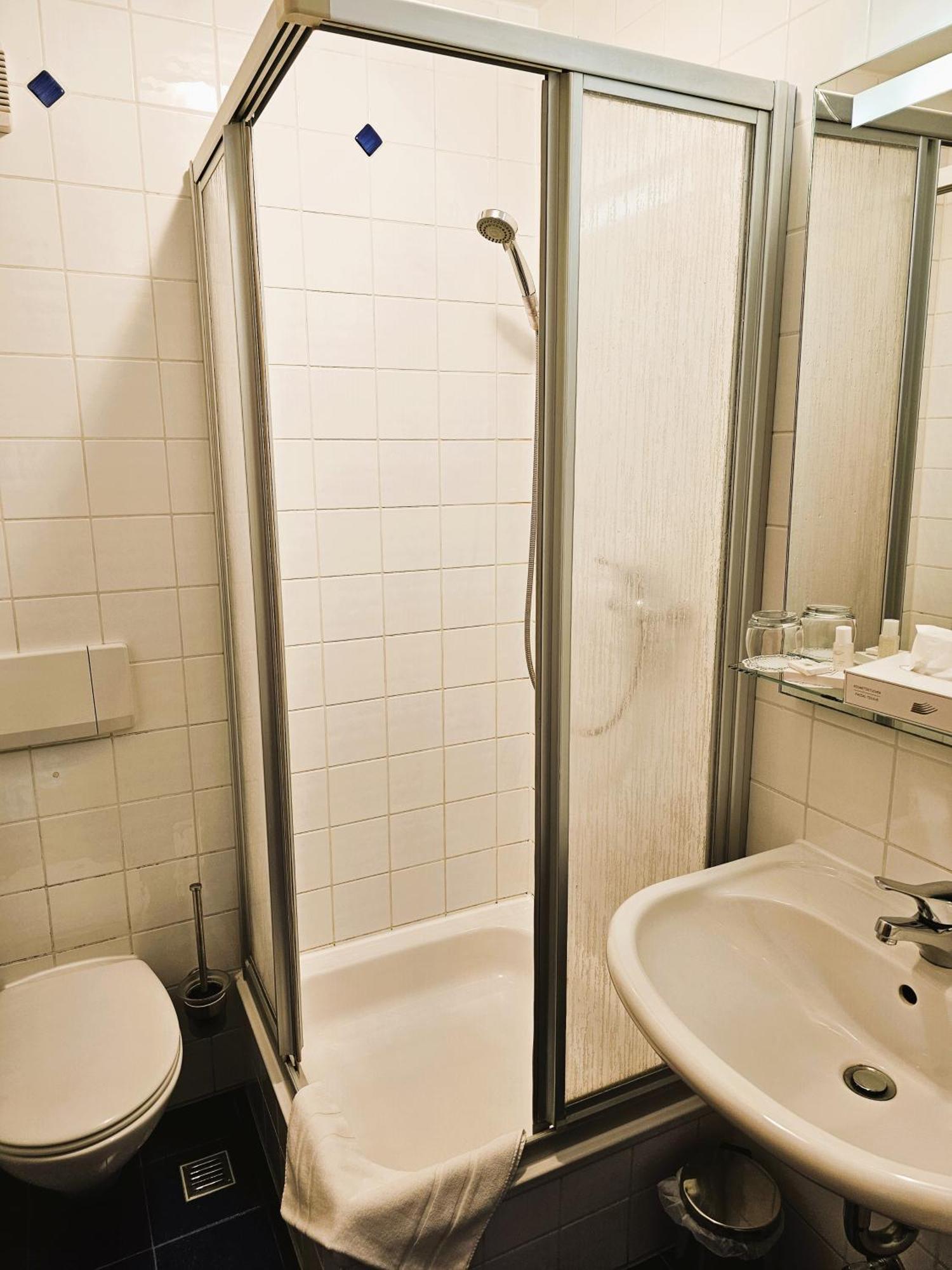 Novitel Pension Pliening - Muenchen Messe Extérieur photo