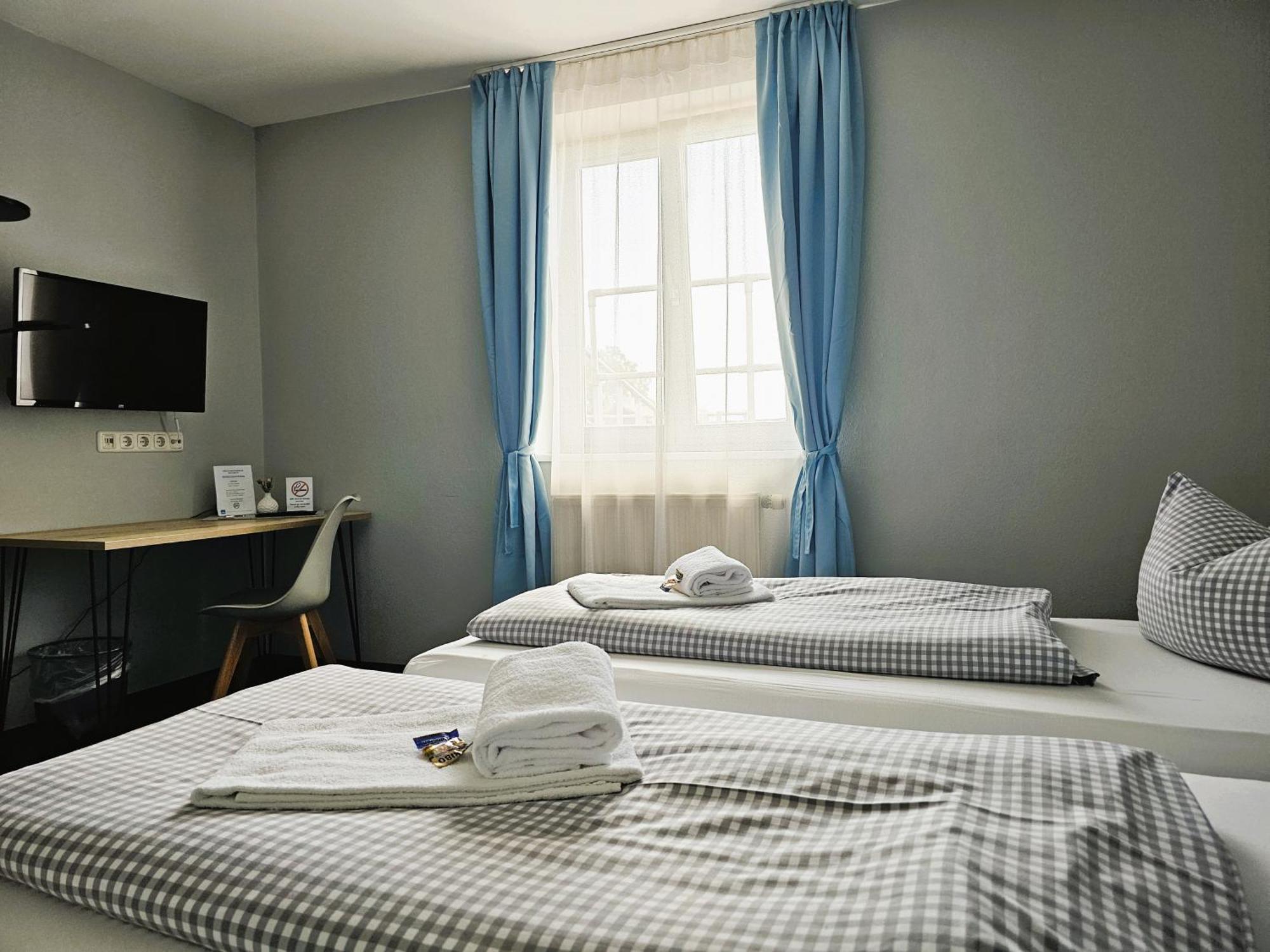 Novitel Pension Pliening - Muenchen Messe Extérieur photo
