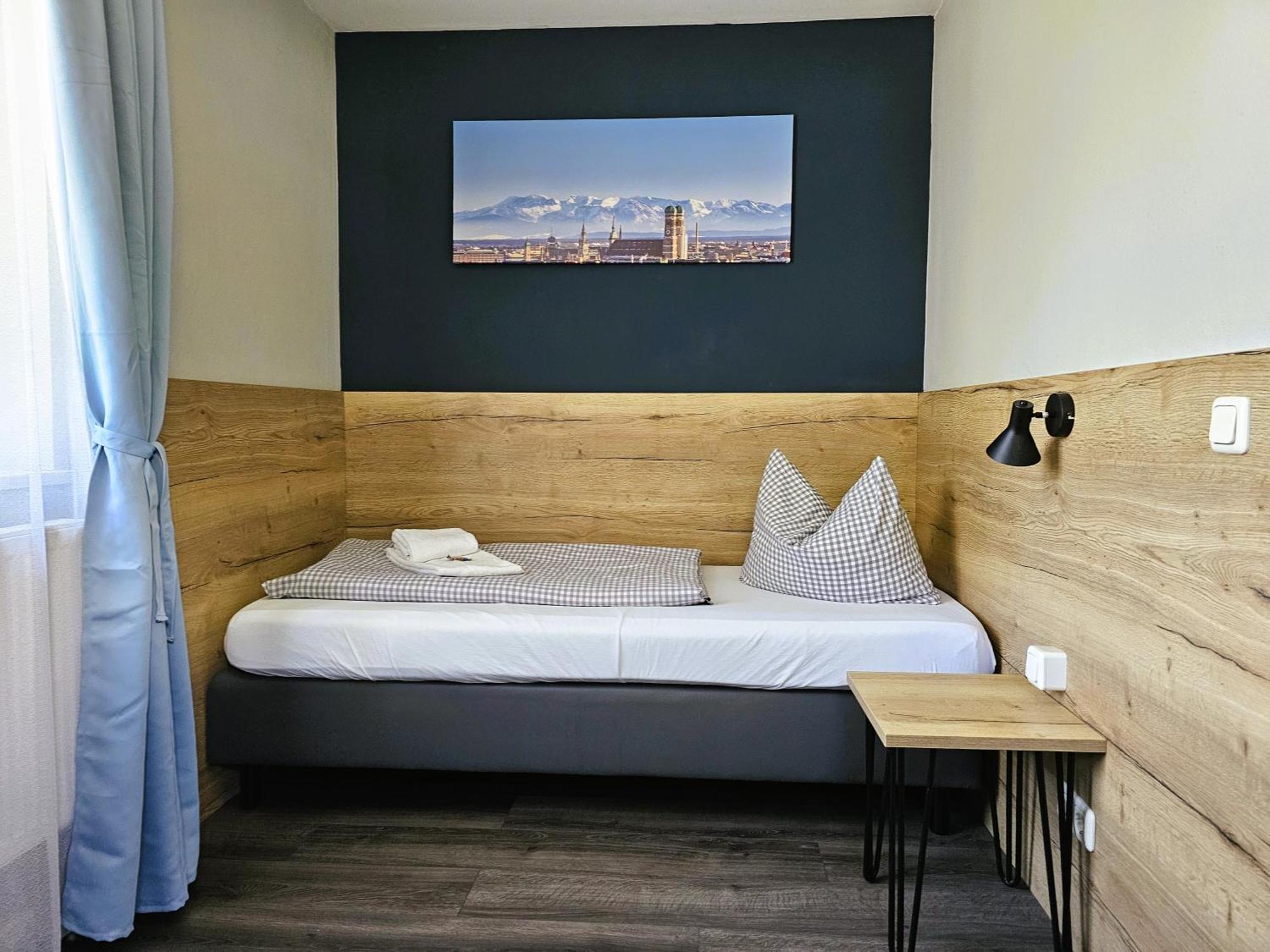 Novitel Pension Pliening - Muenchen Messe Extérieur photo