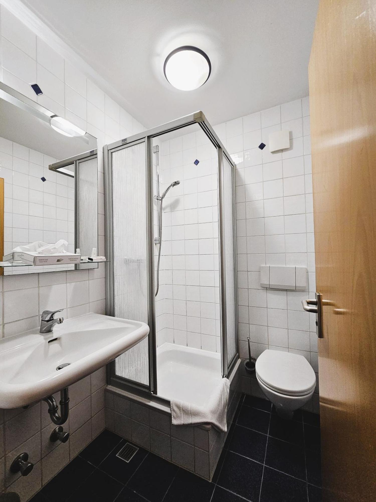 Novitel Pension Pliening - Muenchen Messe Extérieur photo