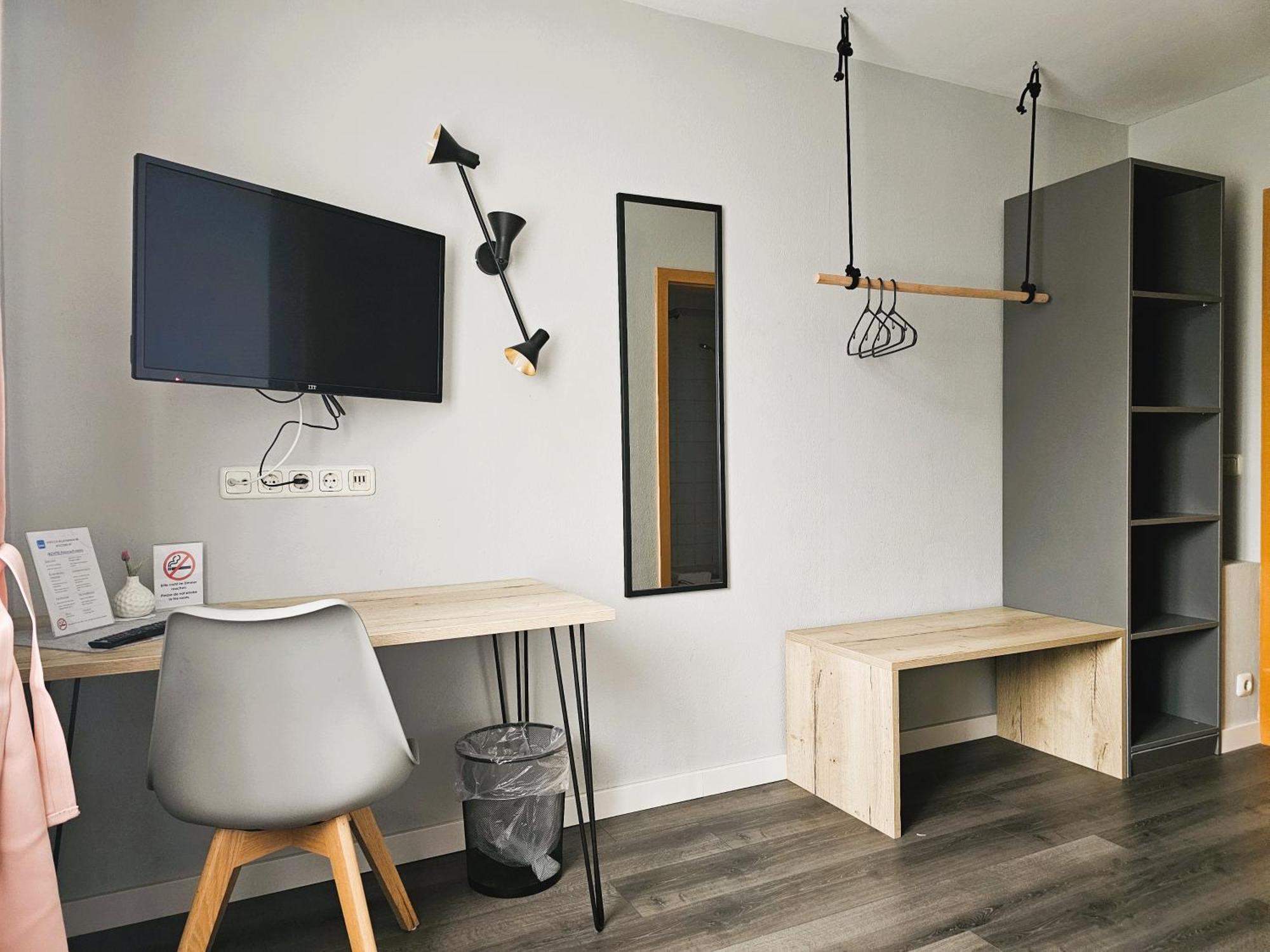 Novitel Pension Pliening - Muenchen Messe Extérieur photo