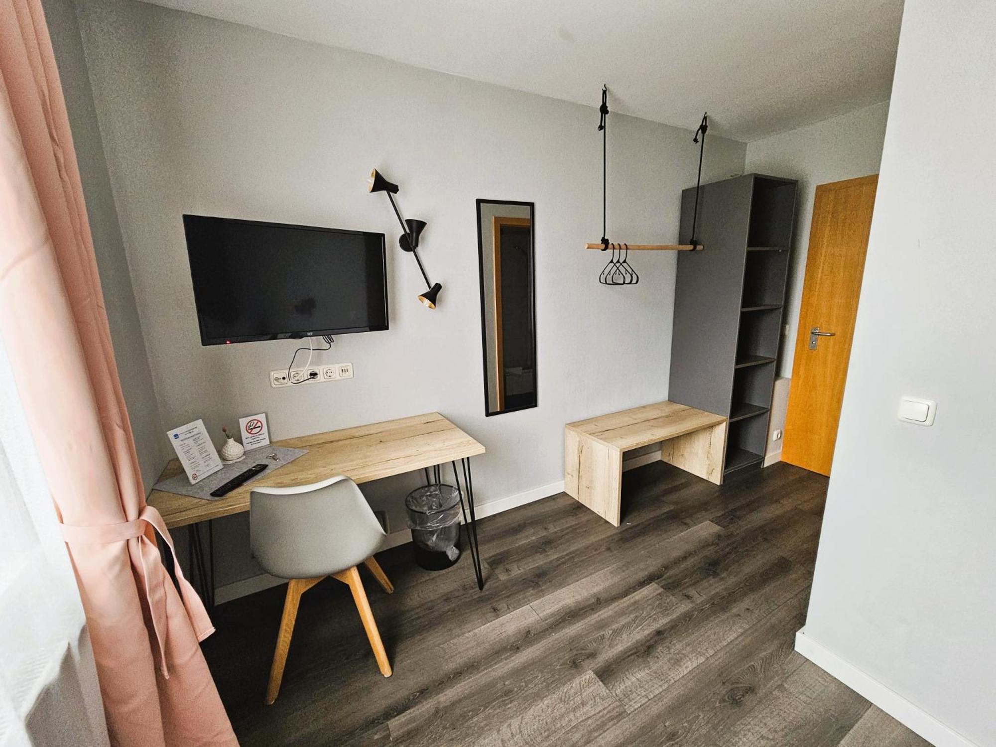 Novitel Pension Pliening - Muenchen Messe Extérieur photo