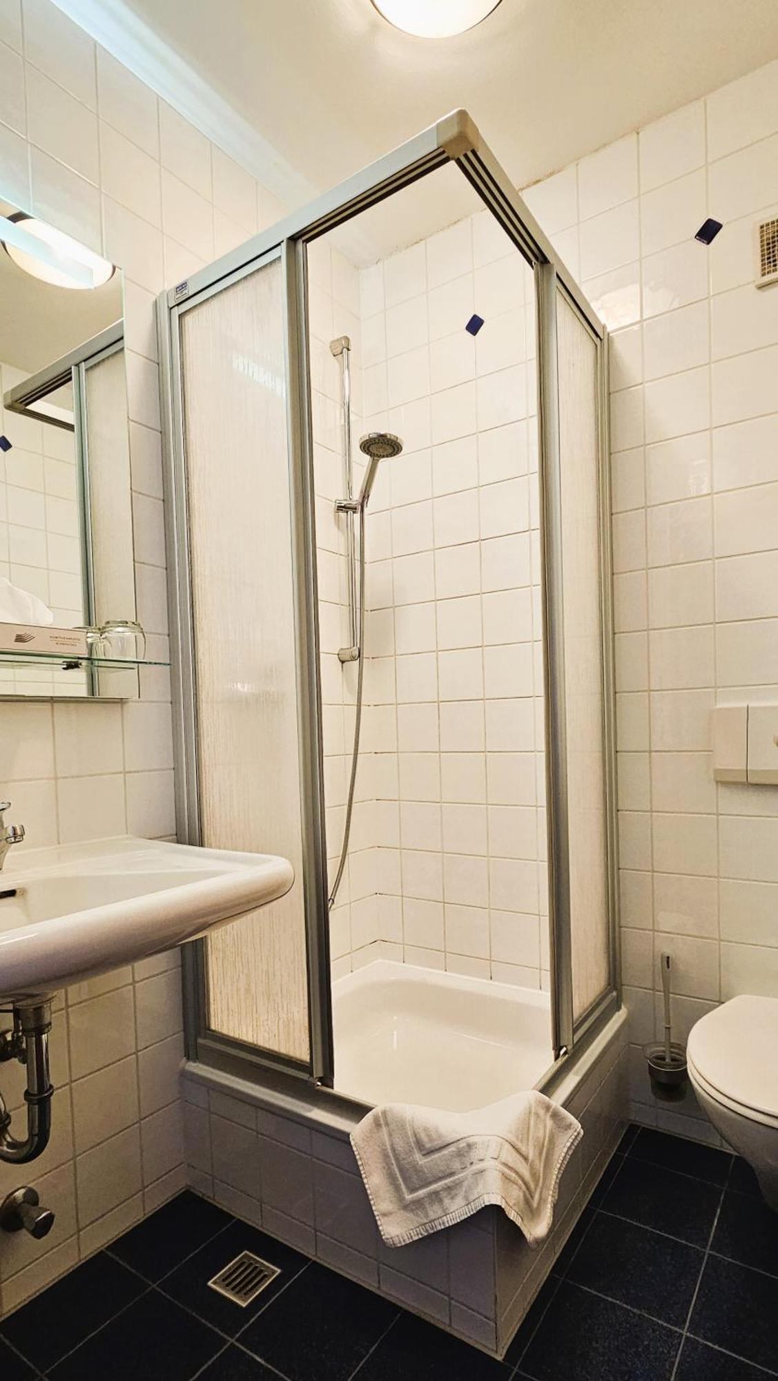 Novitel Pension Pliening - Muenchen Messe Extérieur photo