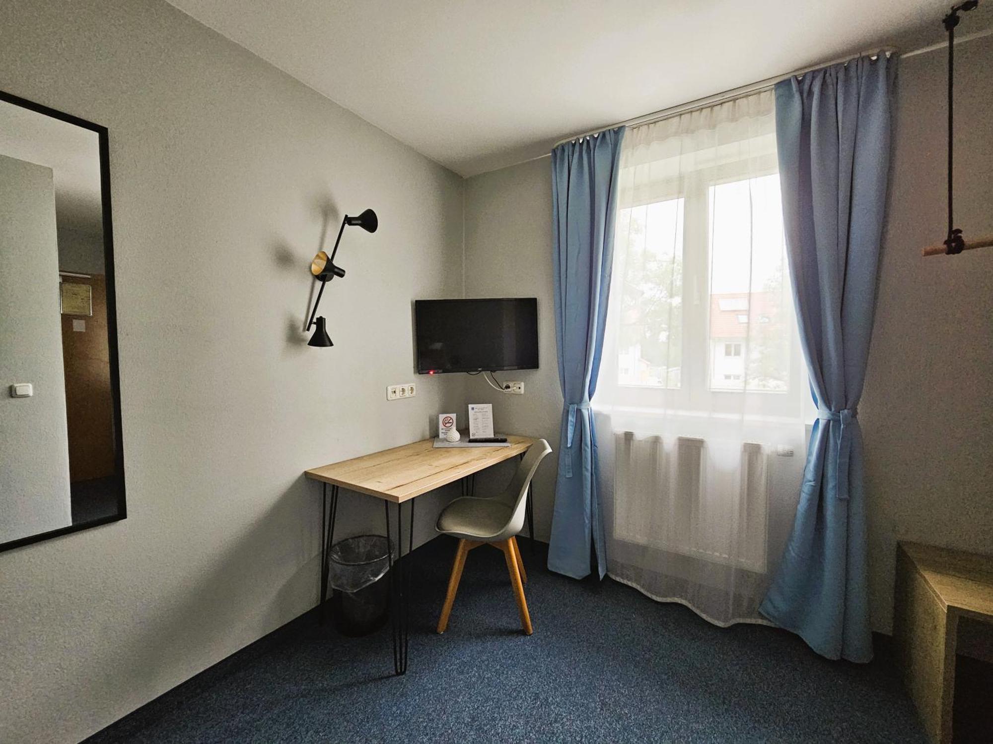 Novitel Pension Pliening - Muenchen Messe Extérieur photo