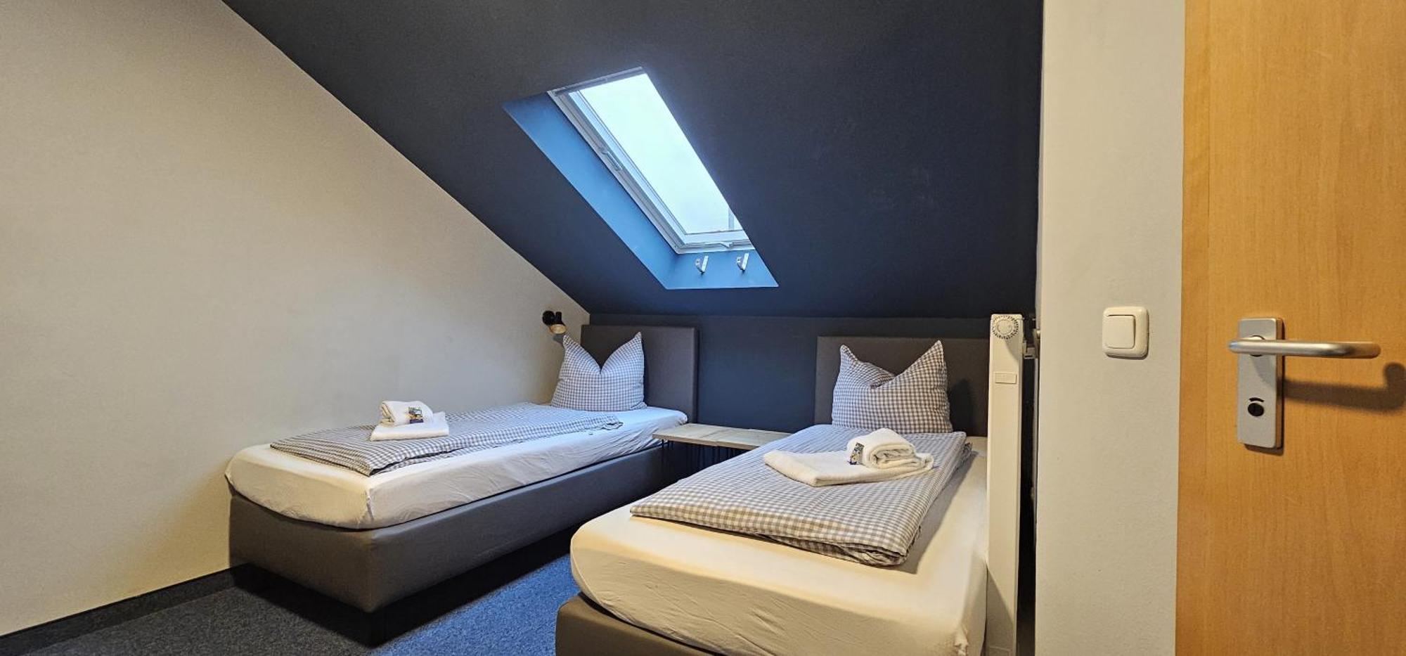 Novitel Pension Pliening - Muenchen Messe Extérieur photo