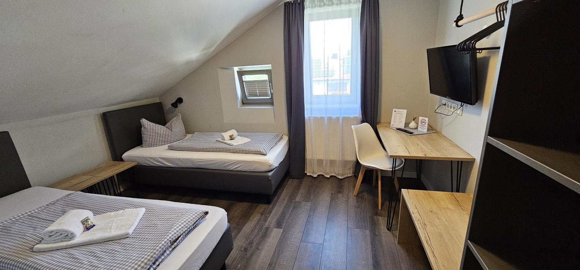 Novitel Pension Pliening - Muenchen Messe Extérieur photo