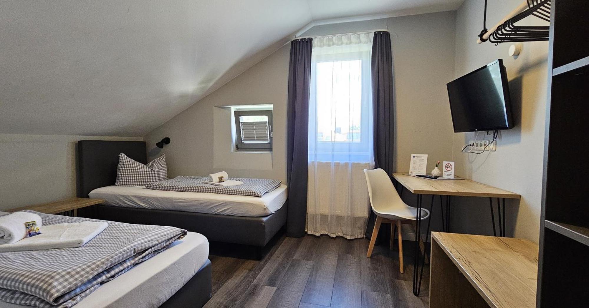 Novitel Pension Pliening - Muenchen Messe Extérieur photo