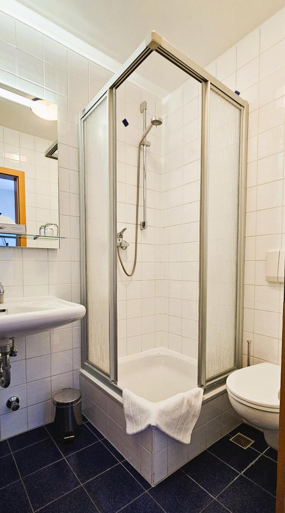 Novitel Pension Pliening - Muenchen Messe Extérieur photo