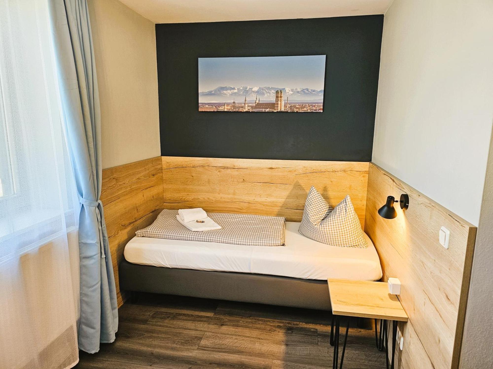 Novitel Pension Pliening - Muenchen Messe Extérieur photo