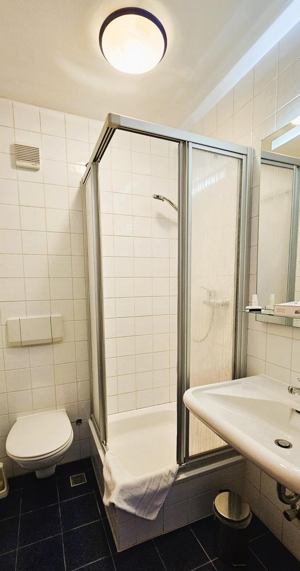 Novitel Pension Pliening - Muenchen Messe Extérieur photo