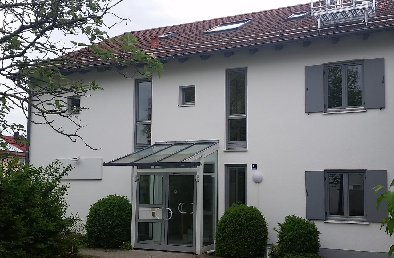 Novitel Pension Pliening - Muenchen Messe Extérieur photo